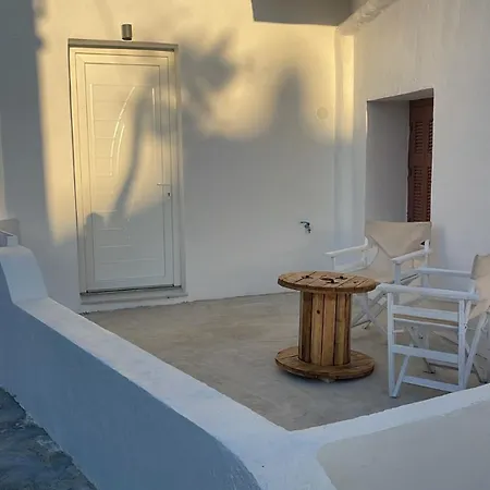 Apartment Tourlos House *